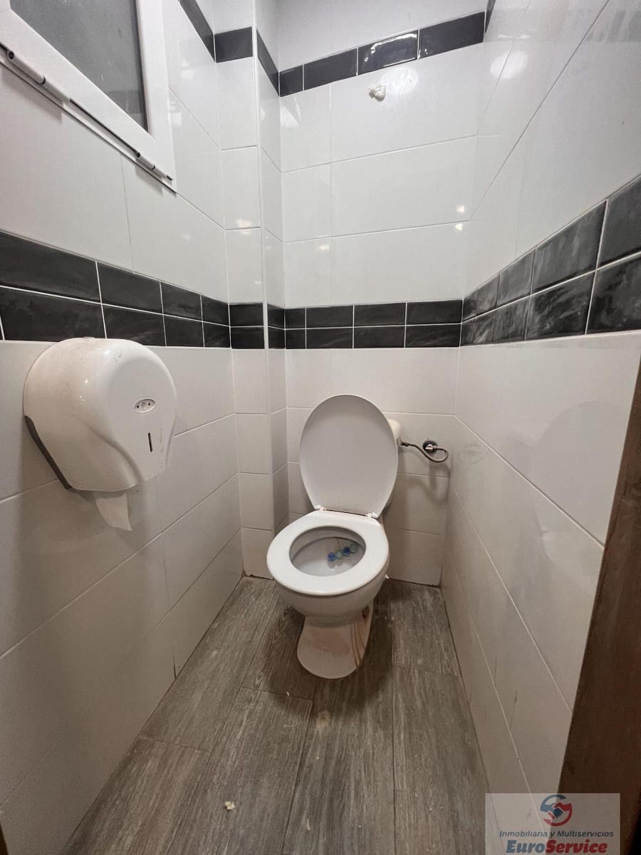 3 bedroom Commercial for sale in Chiva - € 38,000 (Ref: 9354126)