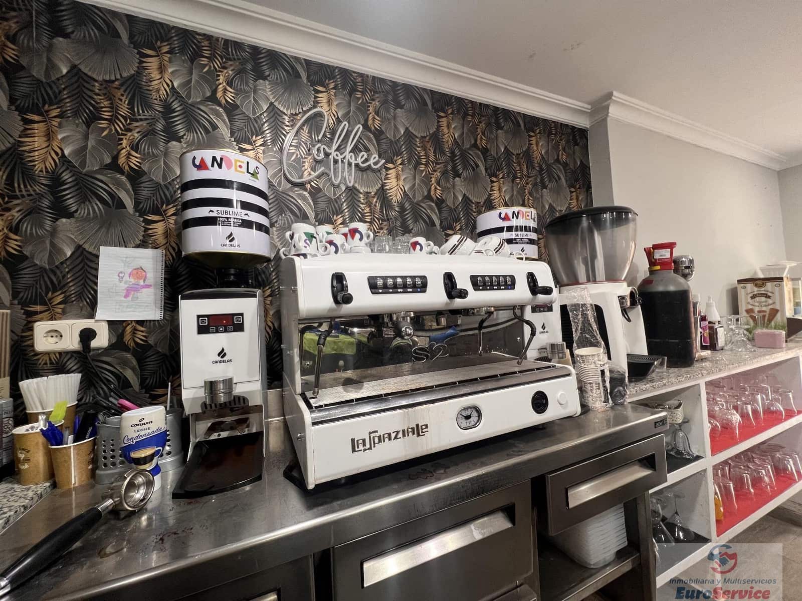 3 bedroom Commercial for sale in Chiva - € 38,000 (Ref: 9354126)