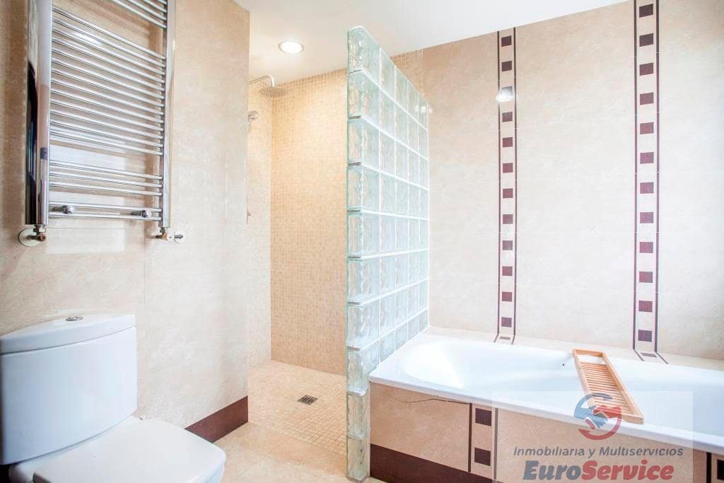 4 sovrum Villa att hyra i Chiva med pool garage - 2 700 € (Ref: 9354129)