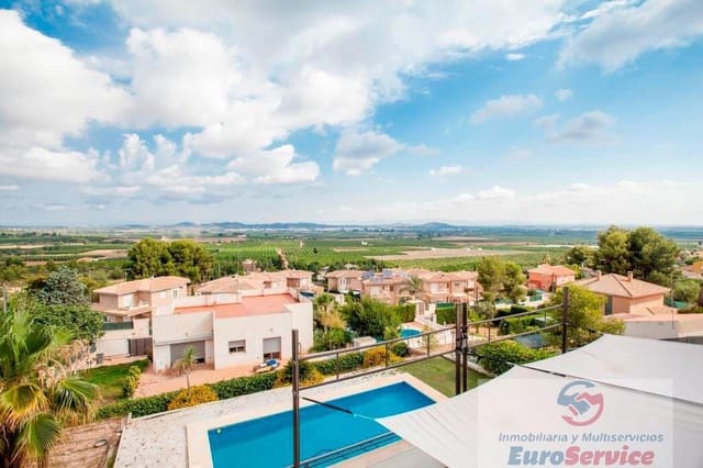 4 bedroom Villa for rent in Chiva with pool garage - € 2,700 (Ref: 9354129)