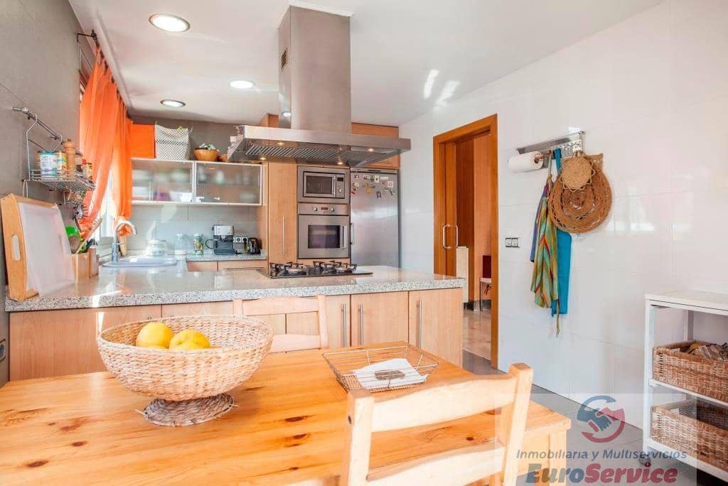 4 sovrum Villa att hyra i Chiva med pool garage - 2 700 € (Ref: 9354129)