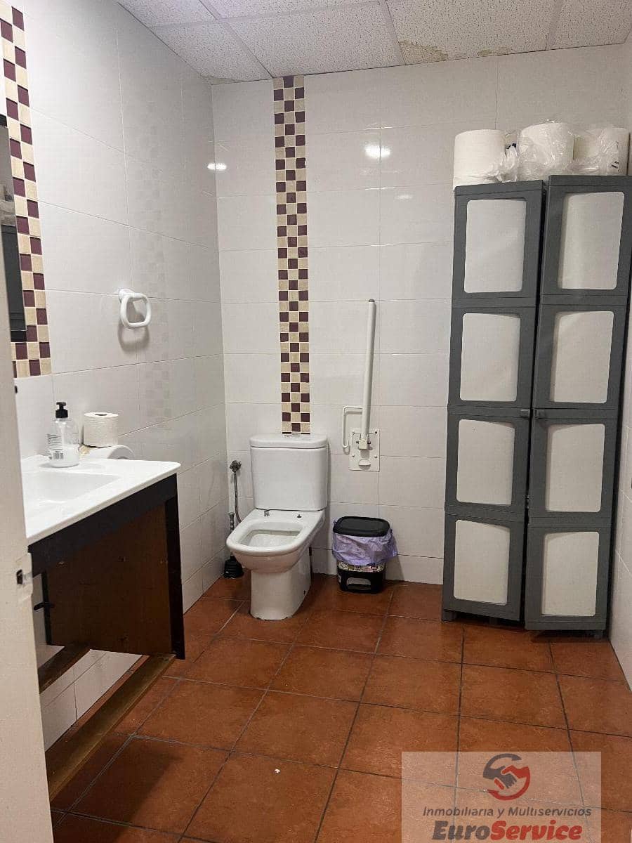 4 slaapkamer Commercieel te huur in Valencia stad - € 49.000 (Ref: 9354135)