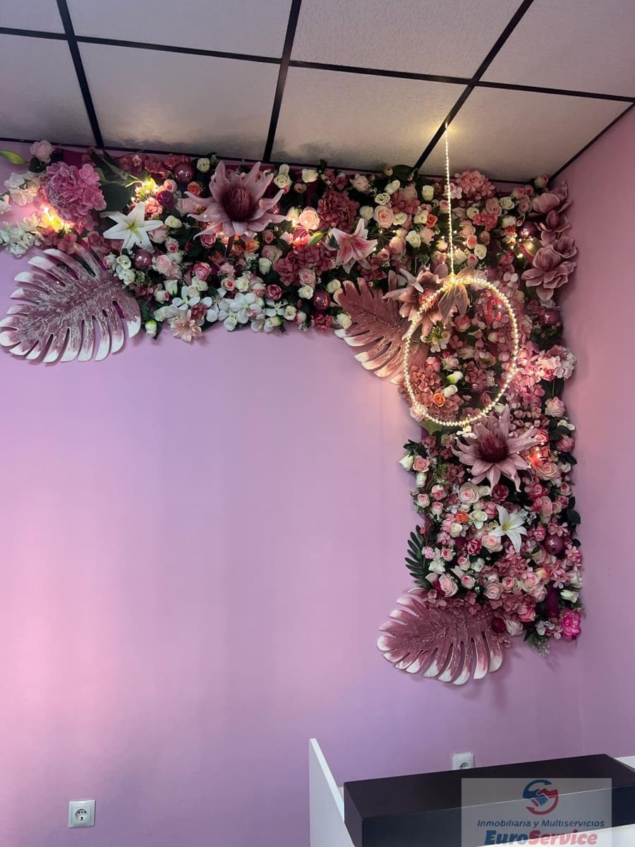 Local Comercial de 6 habitaciones en València ciudad en venta - 169.000 € (Ref: 9354137)