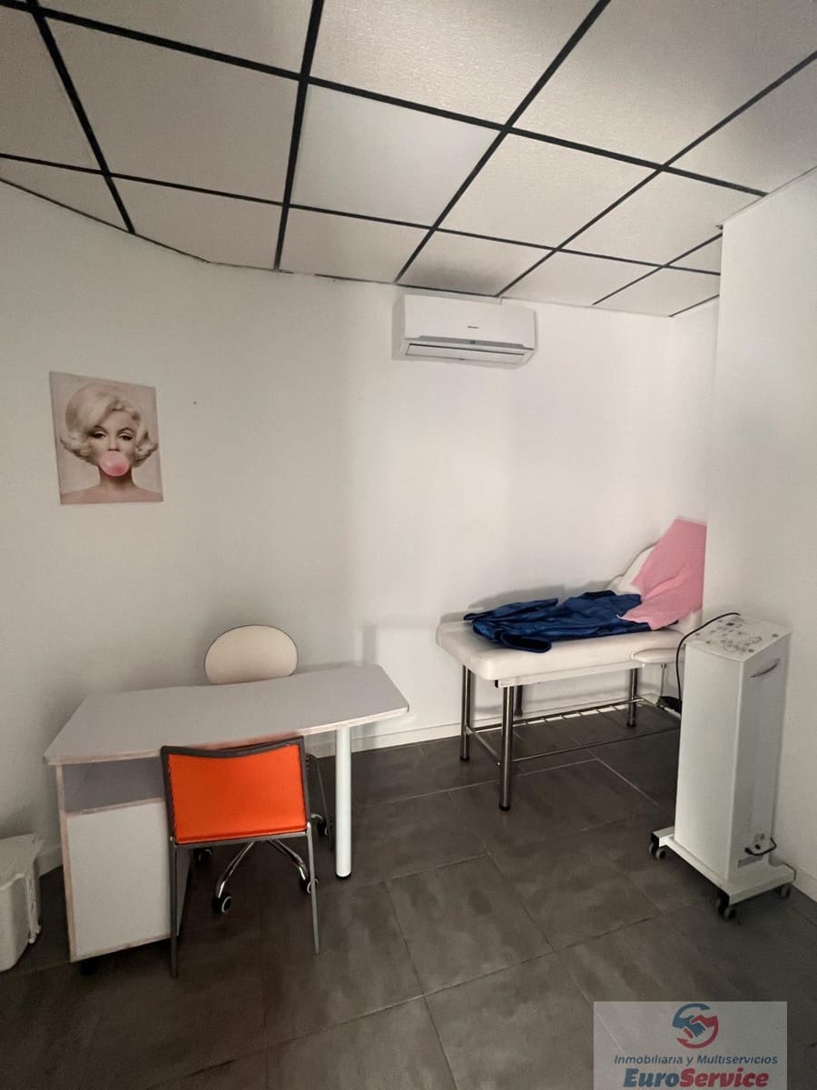 Local Comercial de 6 habitaciones en València ciudad en venta - 169.000 € (Ref: 9354137)