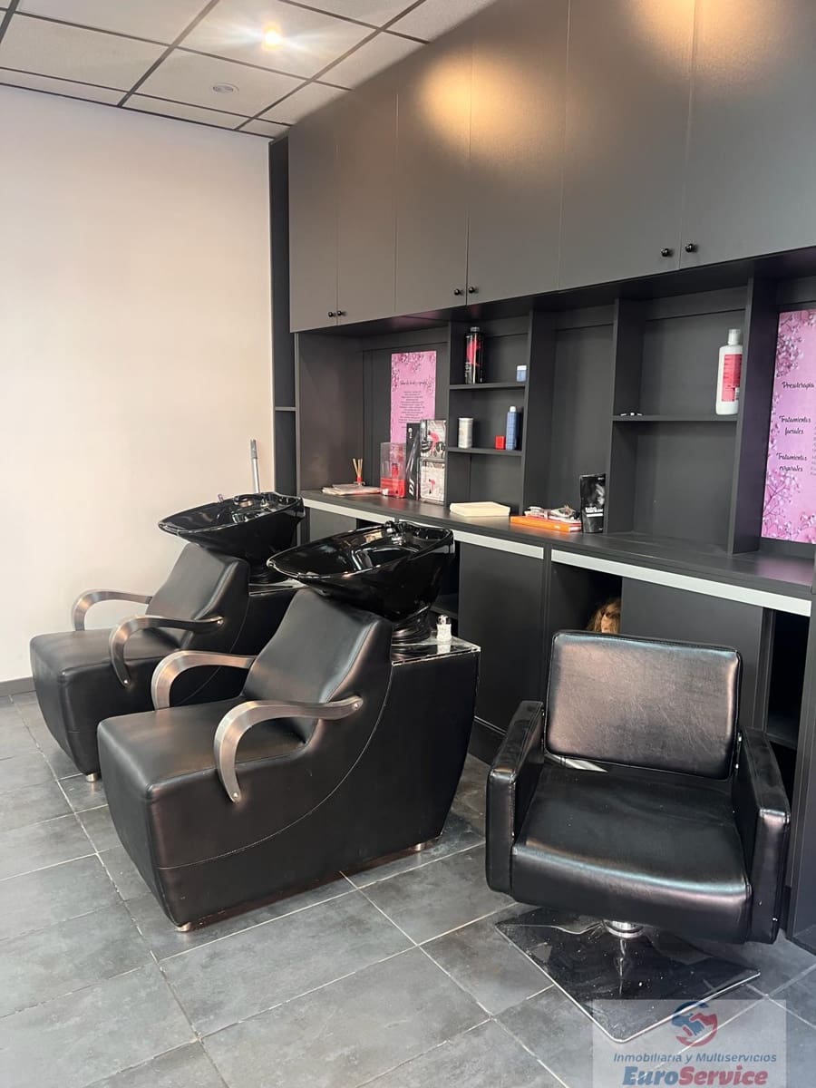 Local Comercial de 6 habitaciones en València ciudad en venta - 169.000 € (Ref: 9354137)