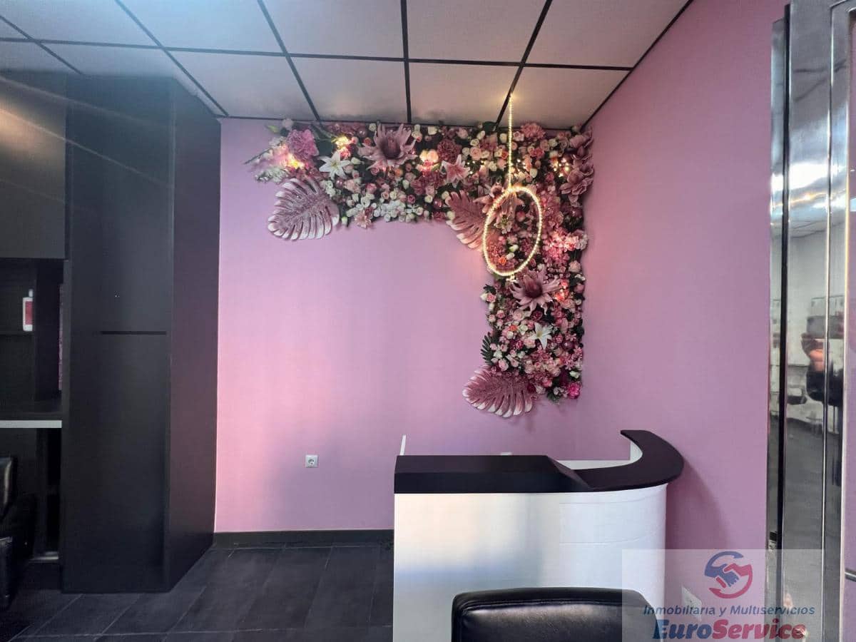 Local Comercial de 6 habitaciones en València ciudad en venta - 169.000 € (Ref: 9354137)