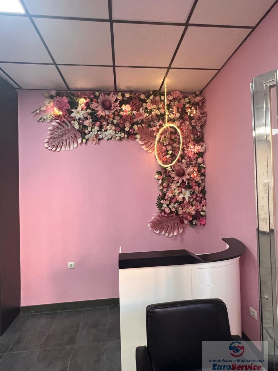 Local Comercial de 6 habitaciones en València ciudad en venta - 169.000 € (Ref: 9354137)