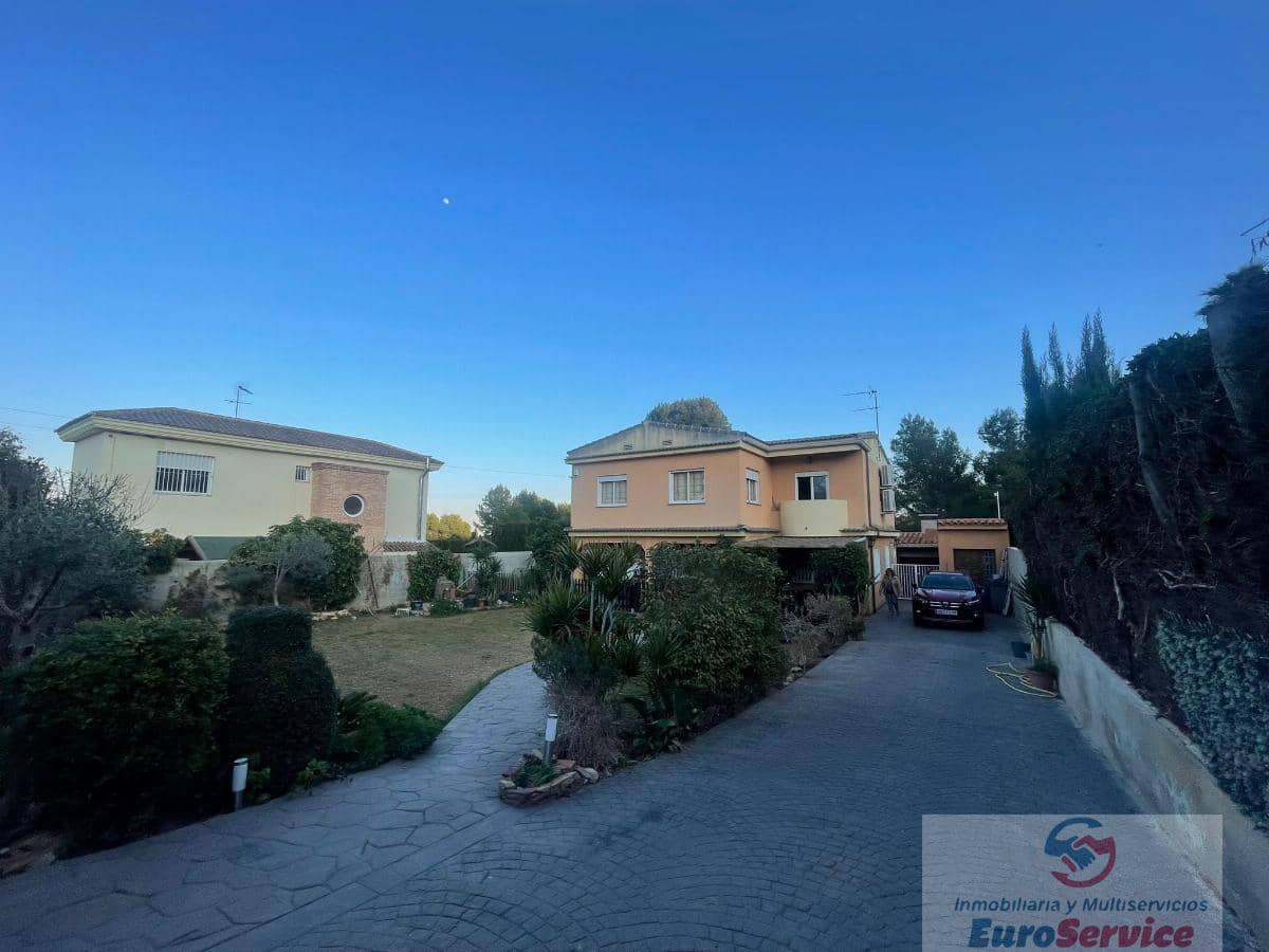 5 soverom Villa til salgs i Chiva med svømmebasseng - € 390 000 (Ref: 9354139)