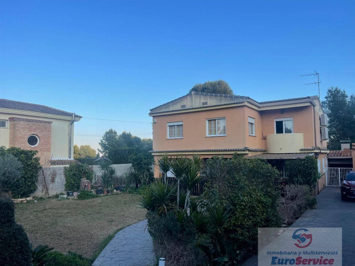 5 soverom Villa til salgs i Chiva med svømmebasseng - € 390 000 (Ref: 9354139)