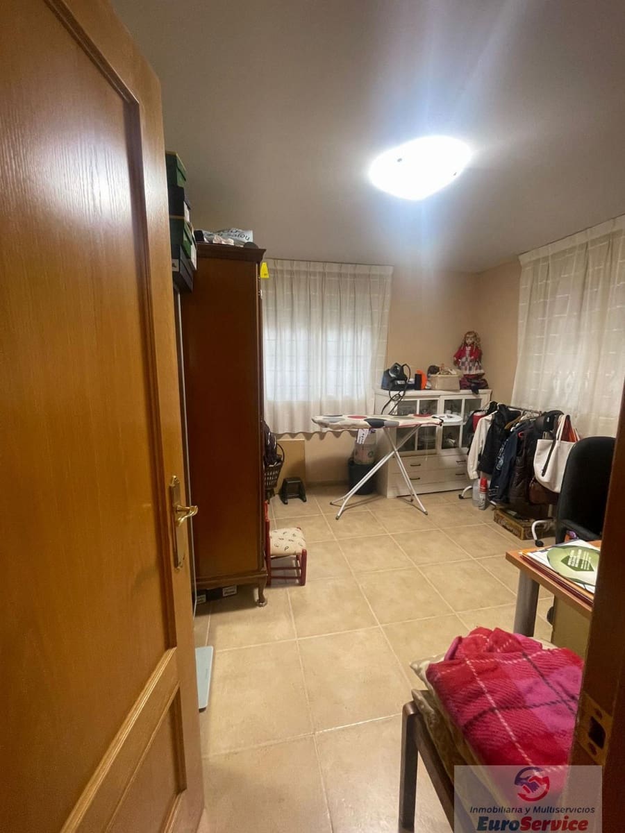 5 soverom Villa til salgs i Chiva med svømmebasseng - € 390 000 (Ref: 9354139)