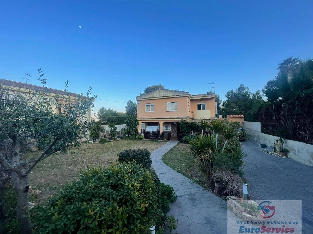 5 soverom Villa til salgs i Chiva med svømmebasseng - € 390 000 (Ref: 9354139)