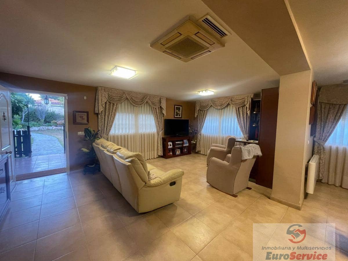 5 soverom Villa til salgs i Chiva med svømmebasseng - € 390 000 (Ref: 9354139)