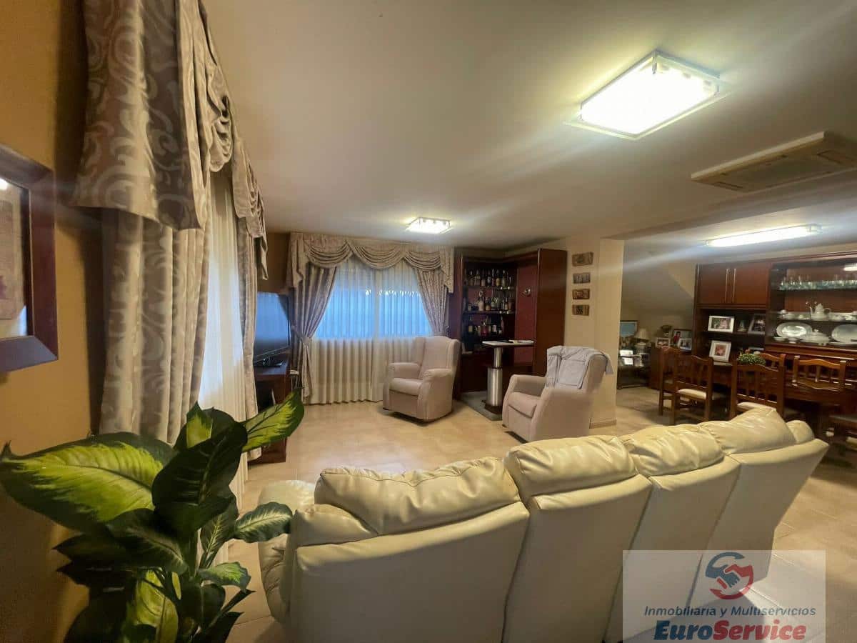 5 soverom Villa til salgs i Chiva med svømmebasseng - € 390 000 (Ref: 9354139)