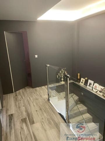 4 bedroom Villa for sale in Valencia city with garage - € 520,000 (Ref: 9354140)