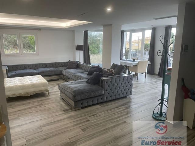 4 bedroom Villa for sale in Valencia city with garage - € 520,000 (Ref: 9354140)