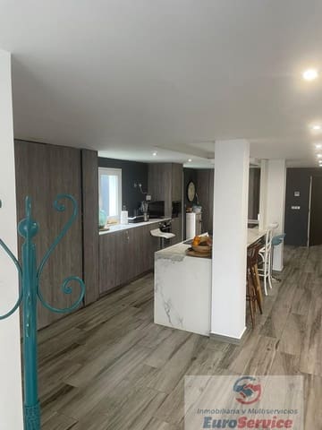 4 bedroom Villa for sale in Valencia city with garage - € 520,000 (Ref: 9354140)