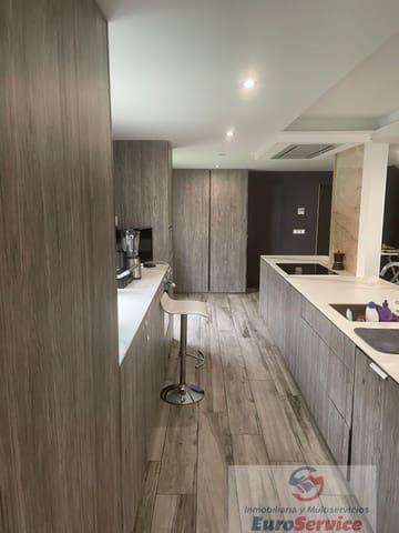 4 bedroom Villa for sale in Valencia city with garage - € 520,000 (Ref: 9354140)