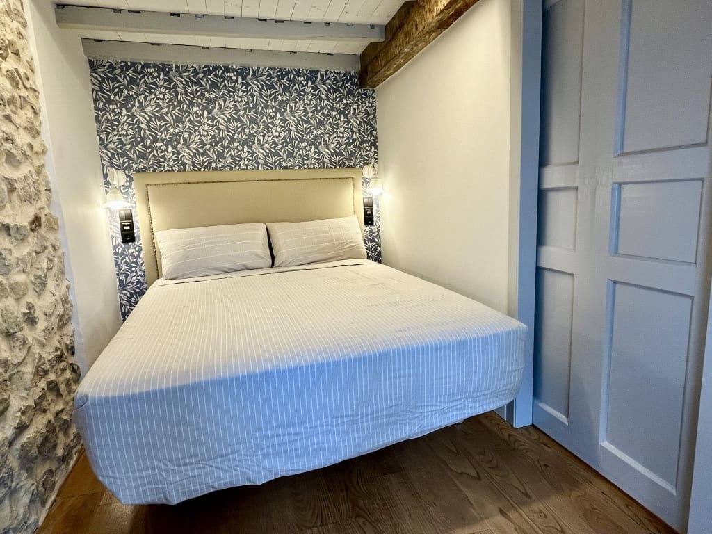 2 bedroom Finca/Country House for sale in Llanes with garage €