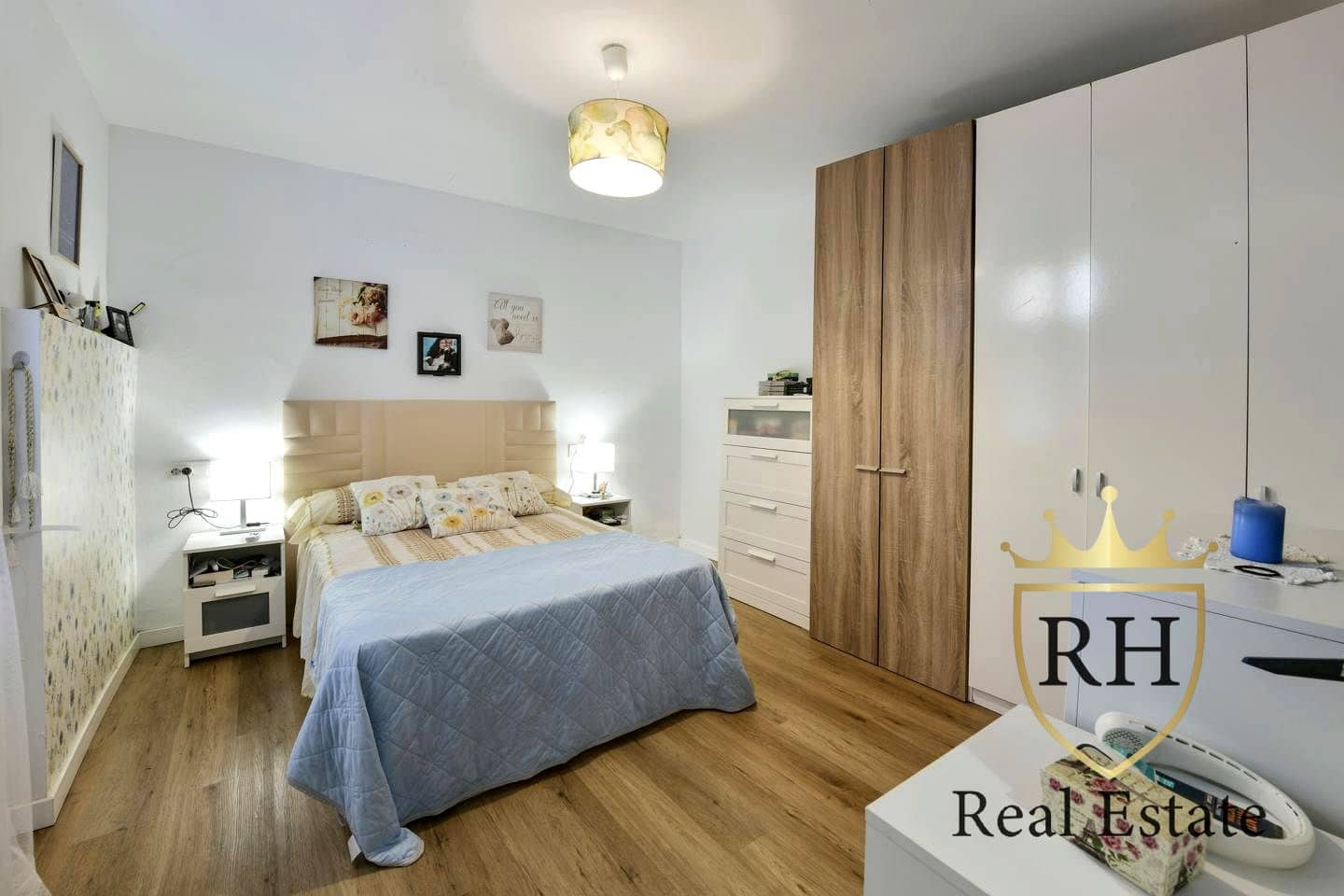 2 bedroom Flat for sale in Palma de Mallorca - € 365,000 (Ref: 10040156)