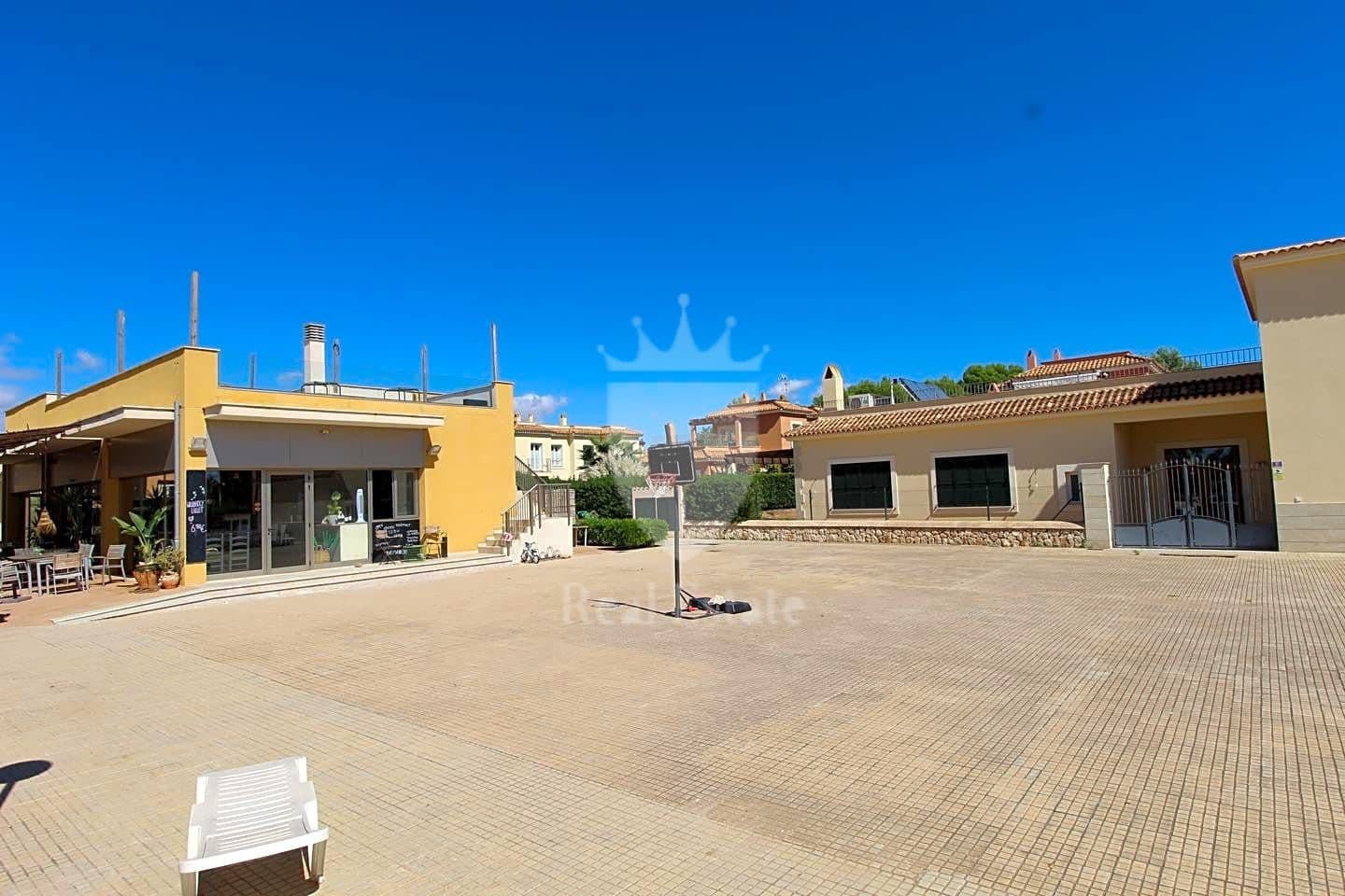 3 soveværelse Villa til salg i Campos med swimmingpool garage - € 745.000 (Ref: 8374444)