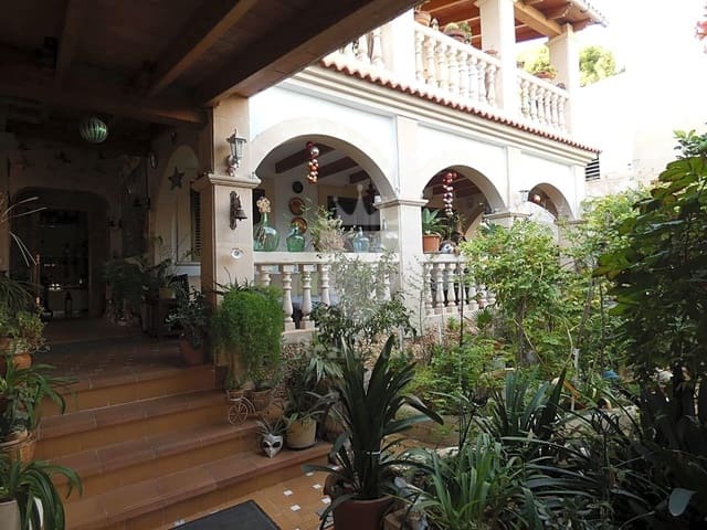 6 bedroom Flat for sale in Son Dameto, Palma de Mallorca with garage - € 1,750,000 (Ref: 8374447)