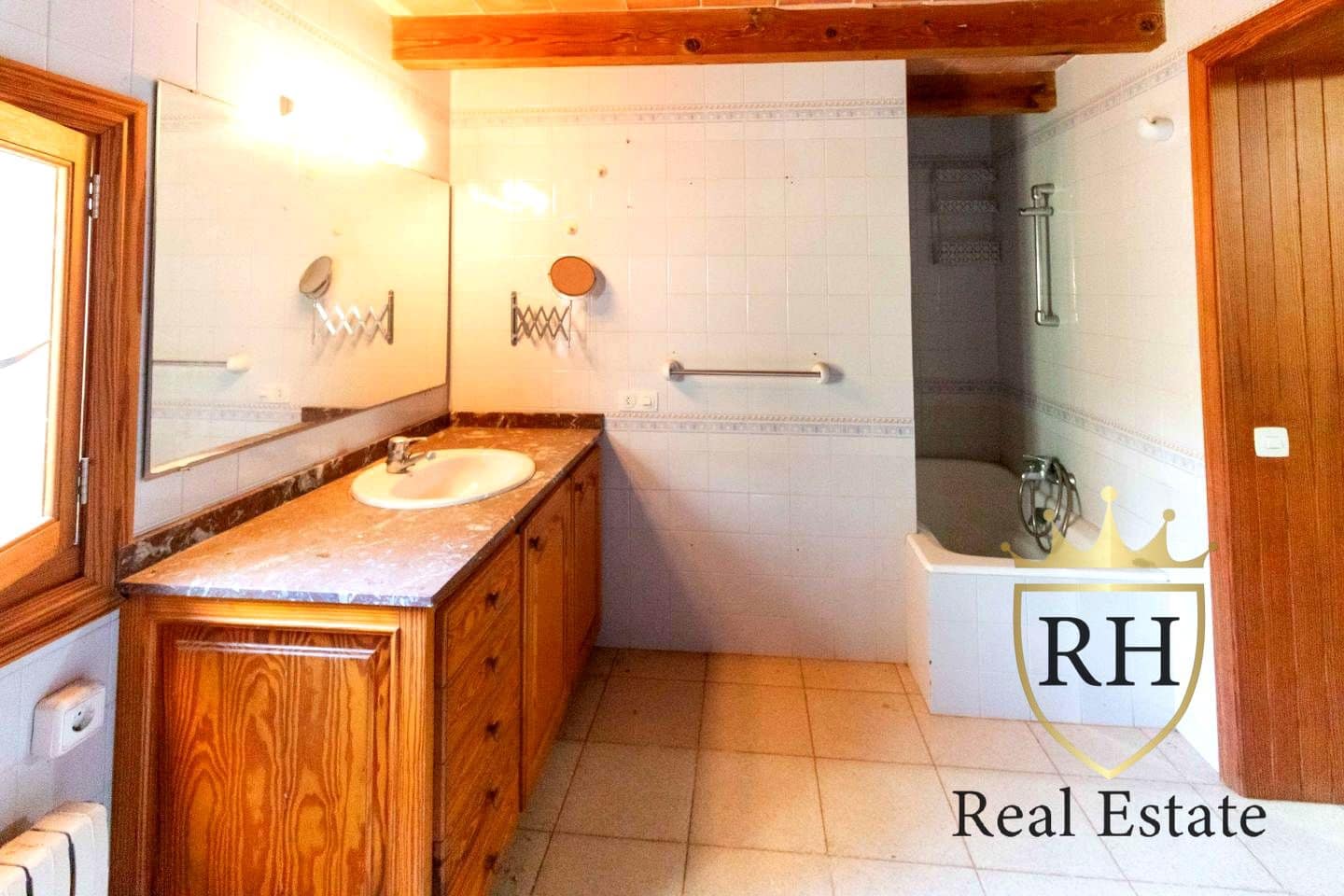 5 makuuhuone Maalaistalo myytävänä paikassa Santanyi mukana uima-altaan 
autotalli - 950 000 € (Ref: 8390186)