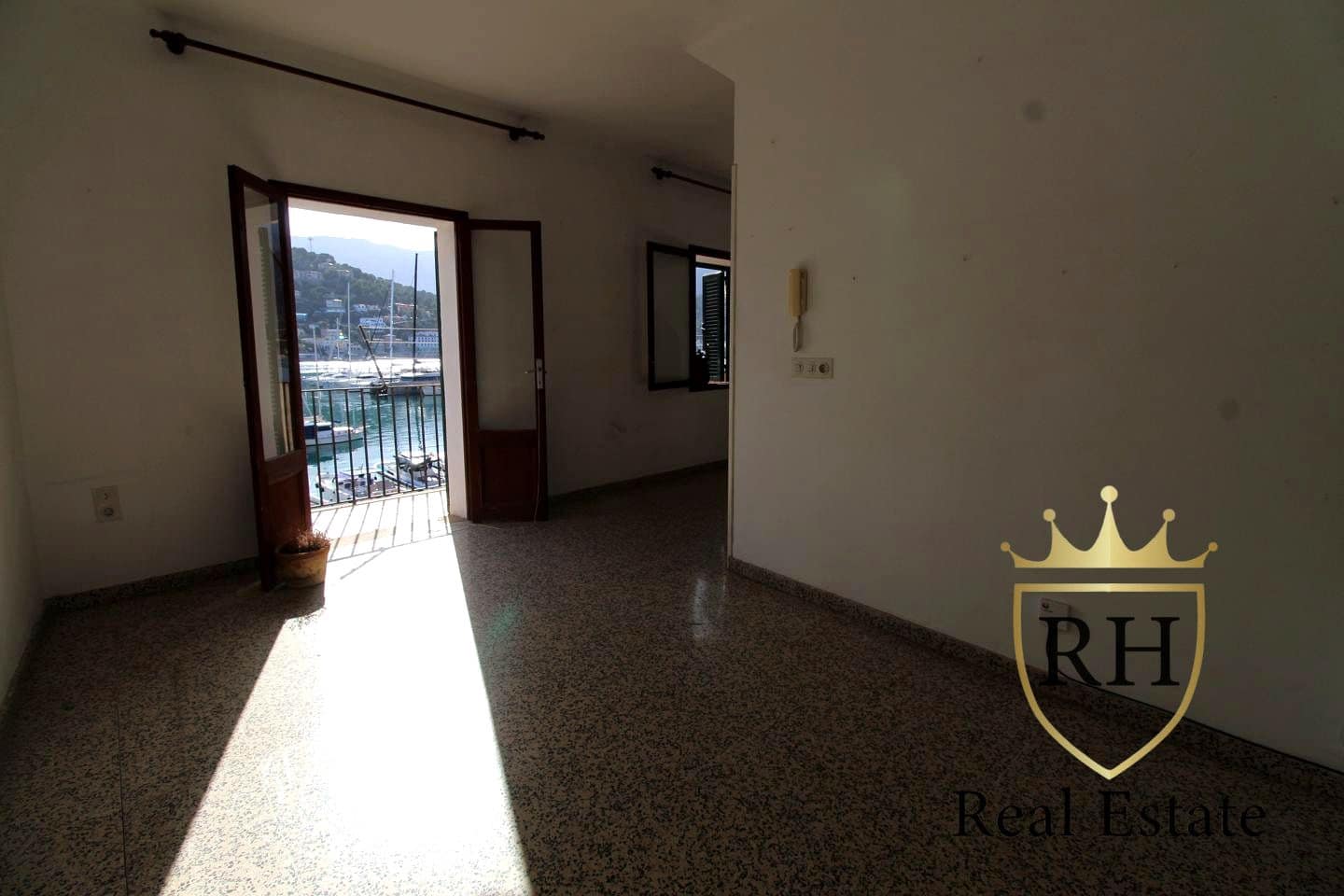 3 bedroom Flat for sale in Palma de Mallorca - € 700,000 (Ref: 8780887)