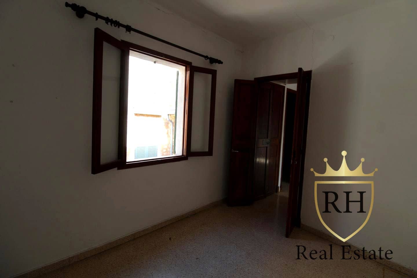 3 bedroom Flat for sale in Palma de Mallorca - € 700,000 (Ref: 8780887)