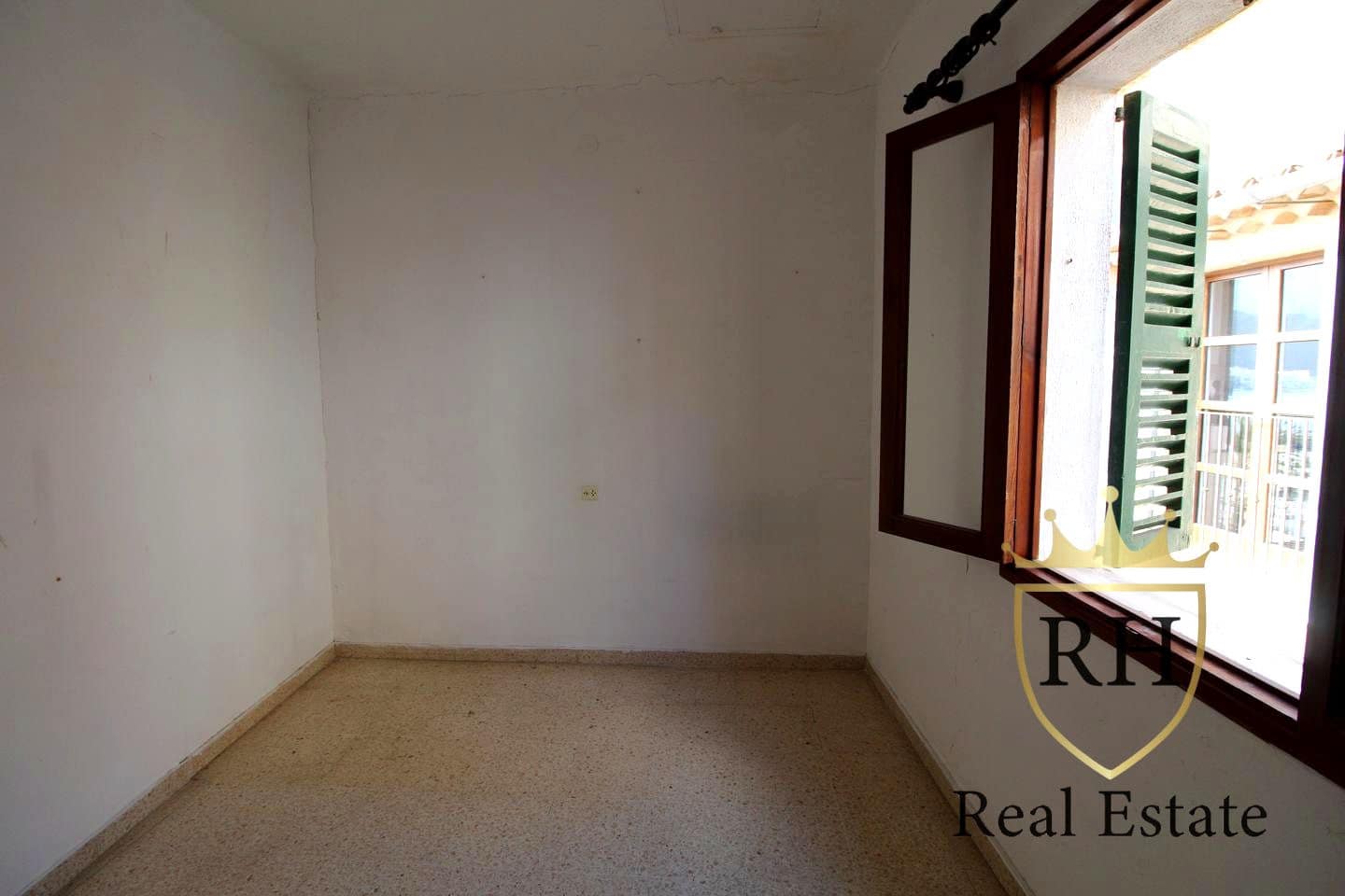 3 bedroom Flat for sale in Palma de Mallorca - € 700,000 (Ref: 8780887)