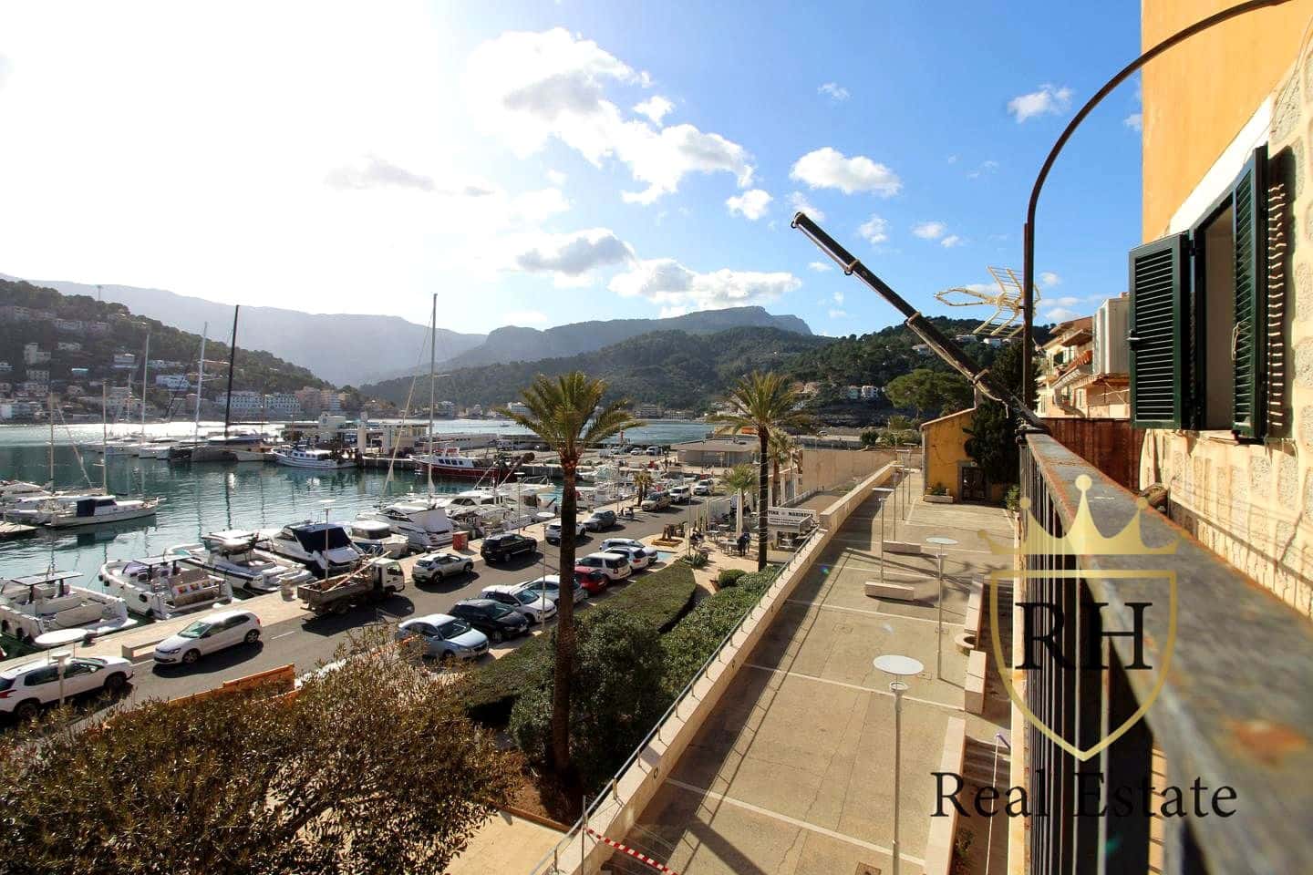 3 bedroom Flat for sale in Palma de Mallorca - € 700,000 (Ref: 8780887)