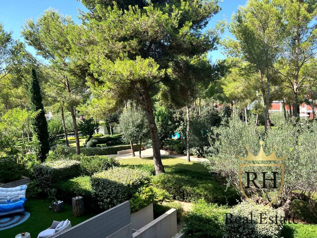 3 bedroom Flat for rent in Magalluf with pool - € 4,666 (Ref: 9002402)