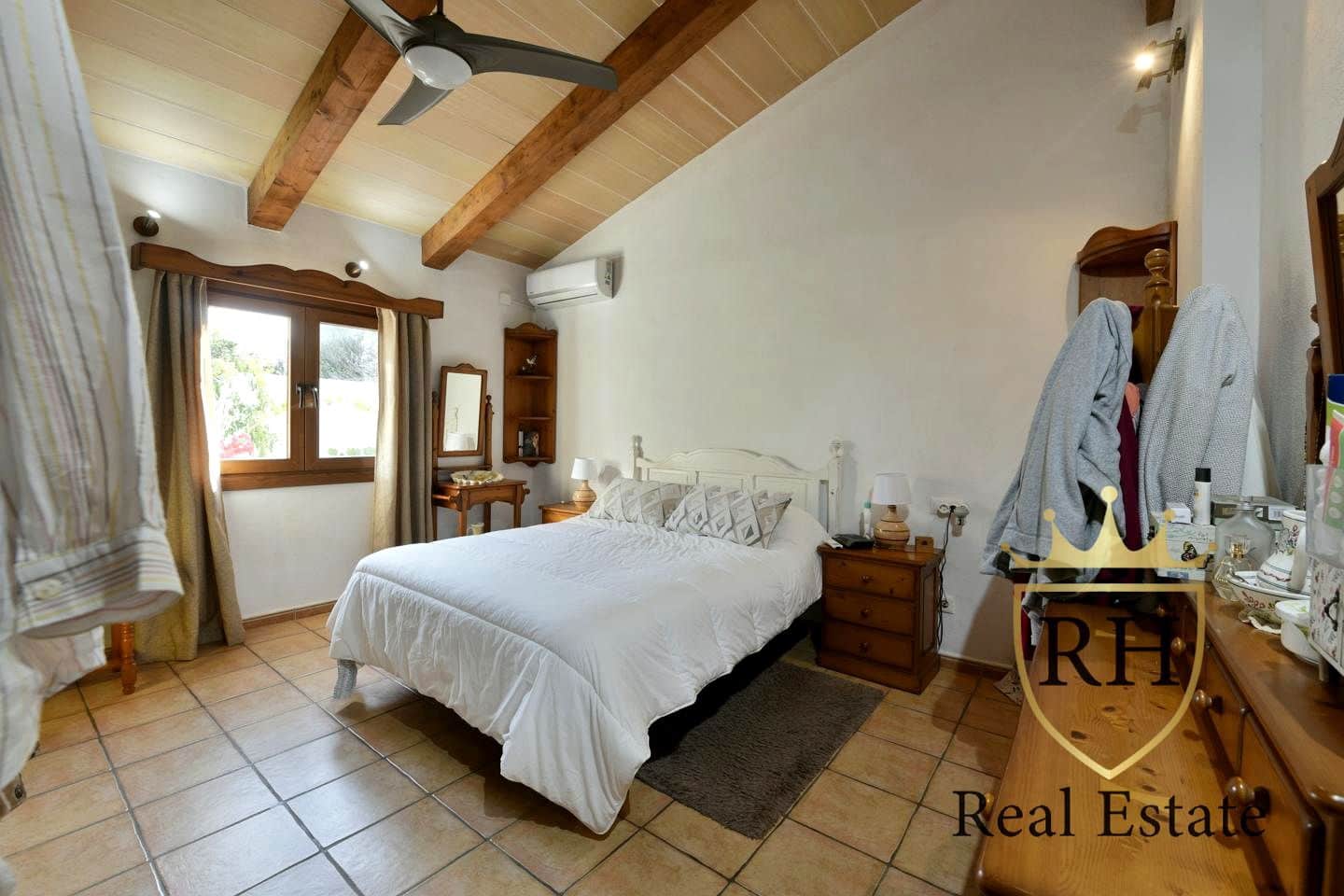 4 bedroom Villa for sale in Colonia de Sant Jordi - € 1,350,000 (Ref: 9467763)