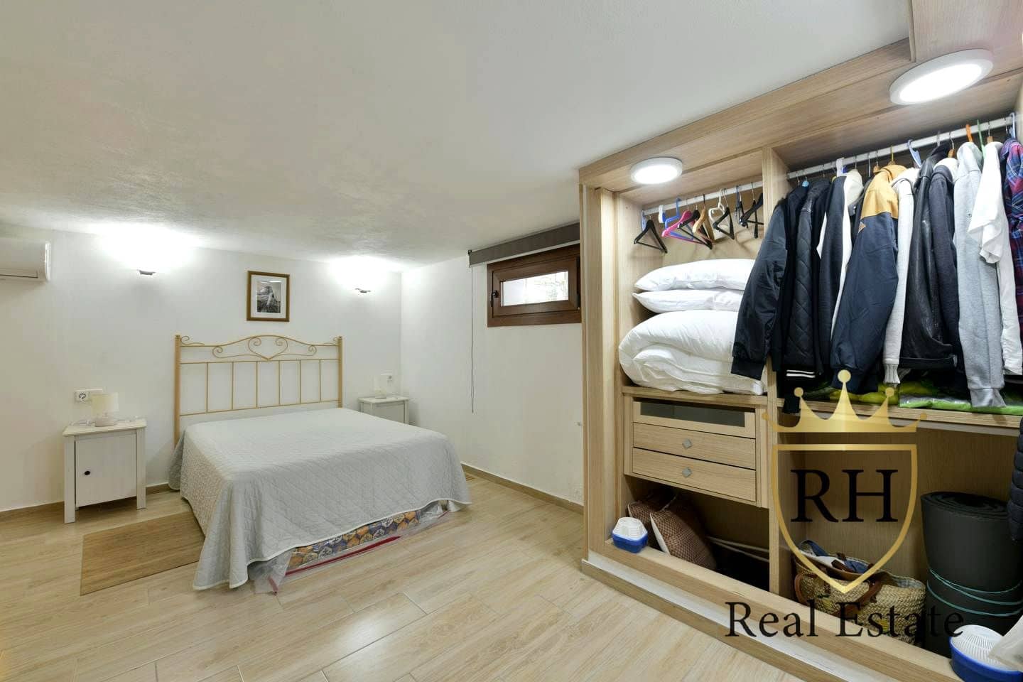 4 bedroom Villa for sale in Colonia de Sant Jordi - € 1,350,000 (Ref: 9467763)