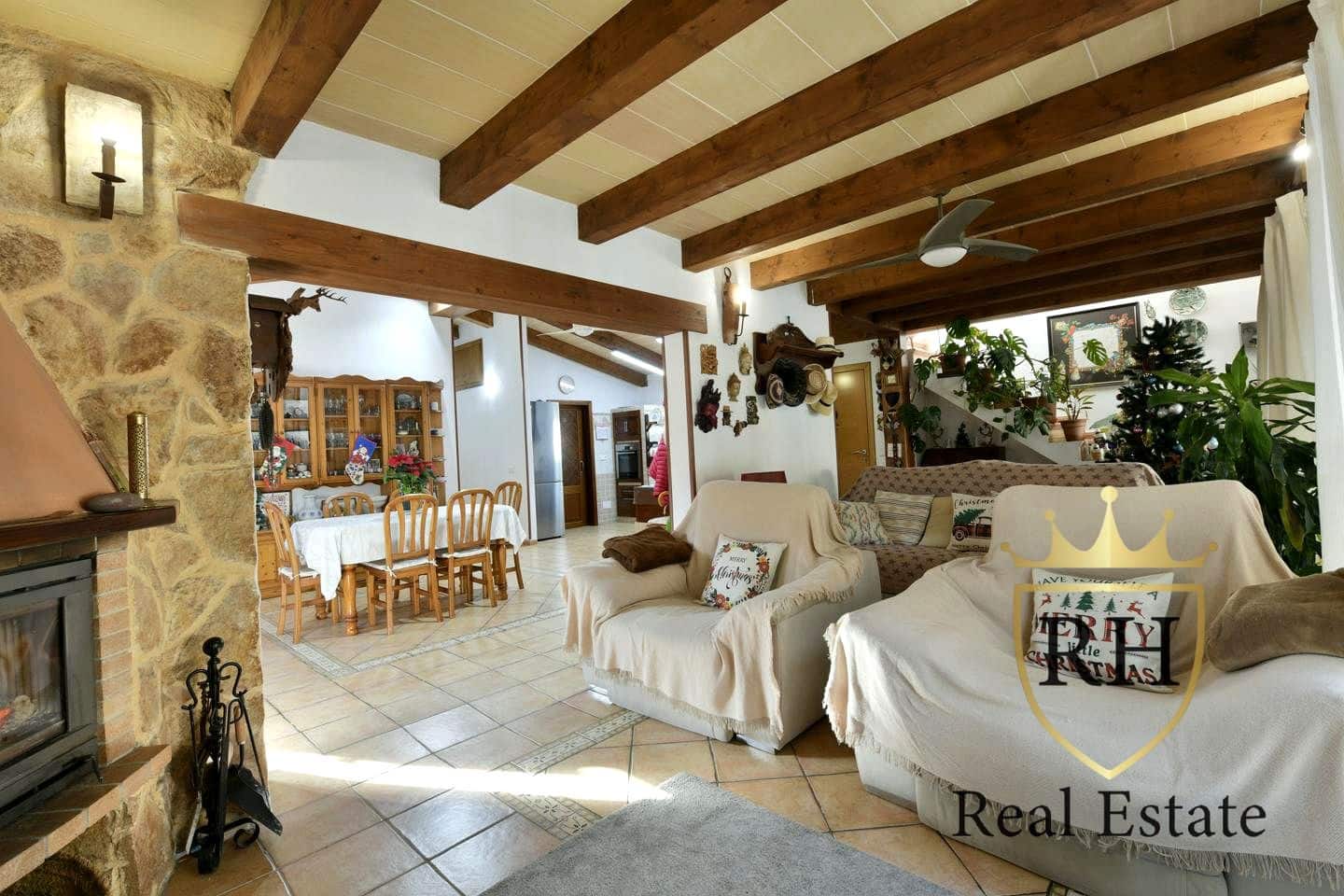 4 bedroom Villa for sale in Colonia de Sant Jordi - € 1,350,000 (Ref: 9467763)