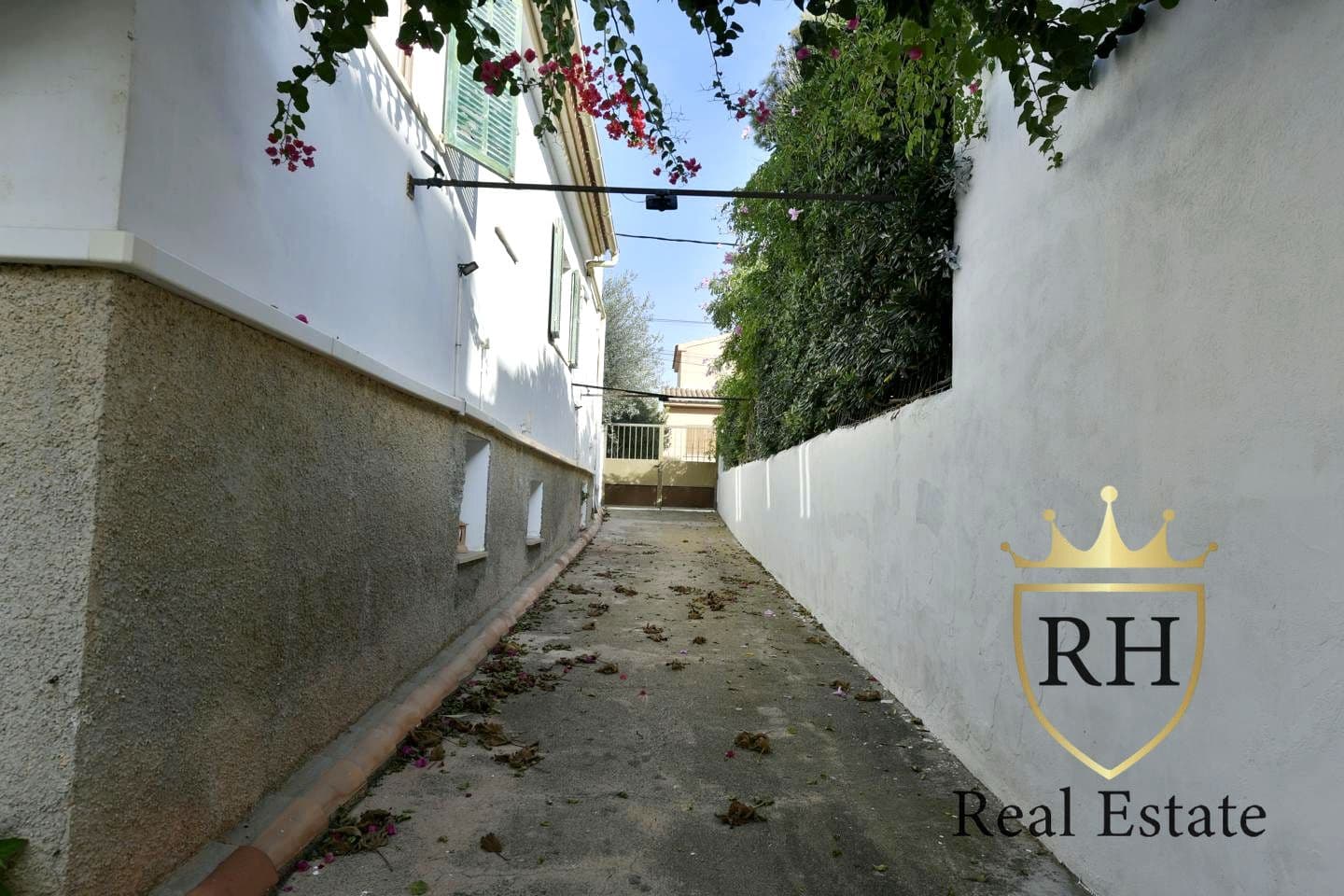 4 bedroom Villa for sale in Colonia de Sant Jordi - € 1,350,000 (Ref: 9467763)