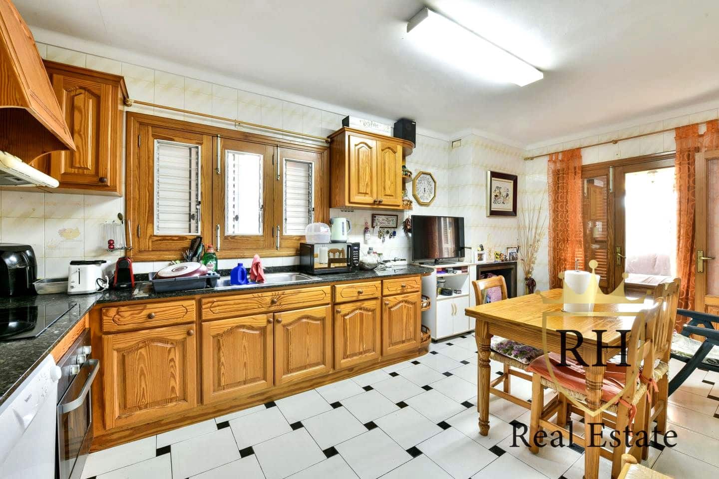 Chalet de 5 habitaciones en Marratxí en venta con piscina garaje - 850.000 € (Ref: 9684098)