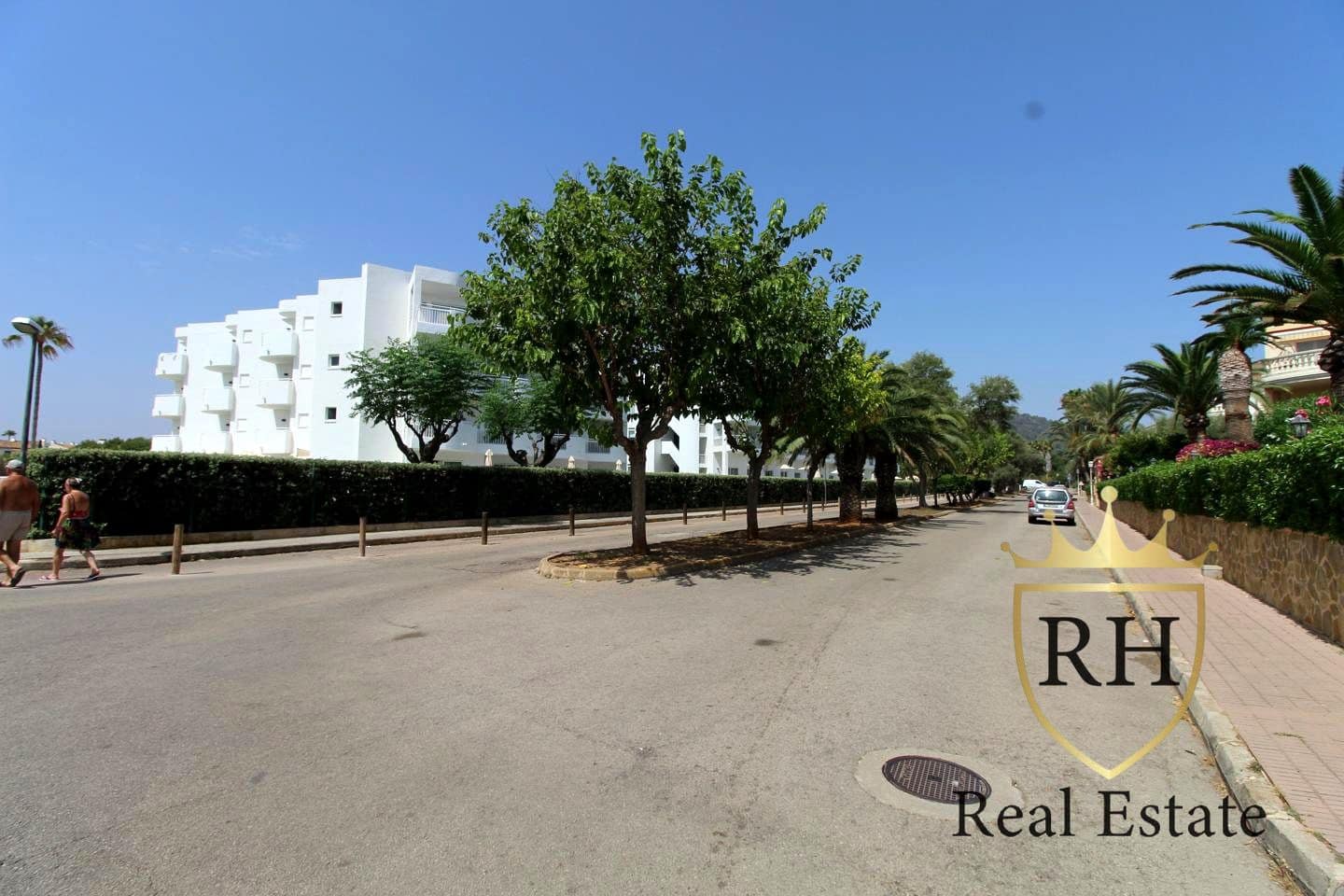 2 soverom Leilighet til salgs i Cala Bona med garasje - € 350 882 (Ref: 9688516)