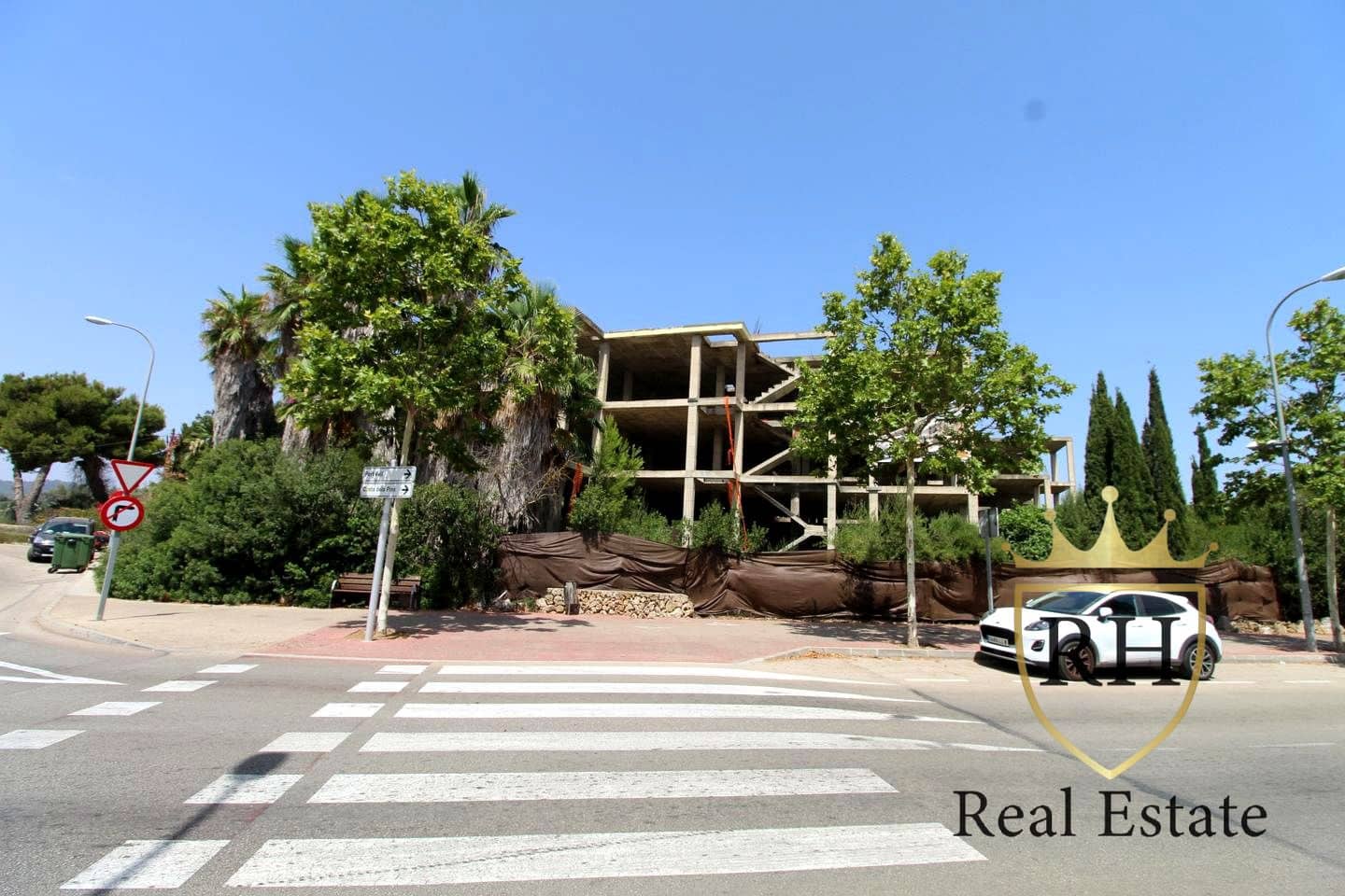 2 soverom Leilighet til salgs i Cala Bona med garasje - € 350 882 (Ref: 9688516)