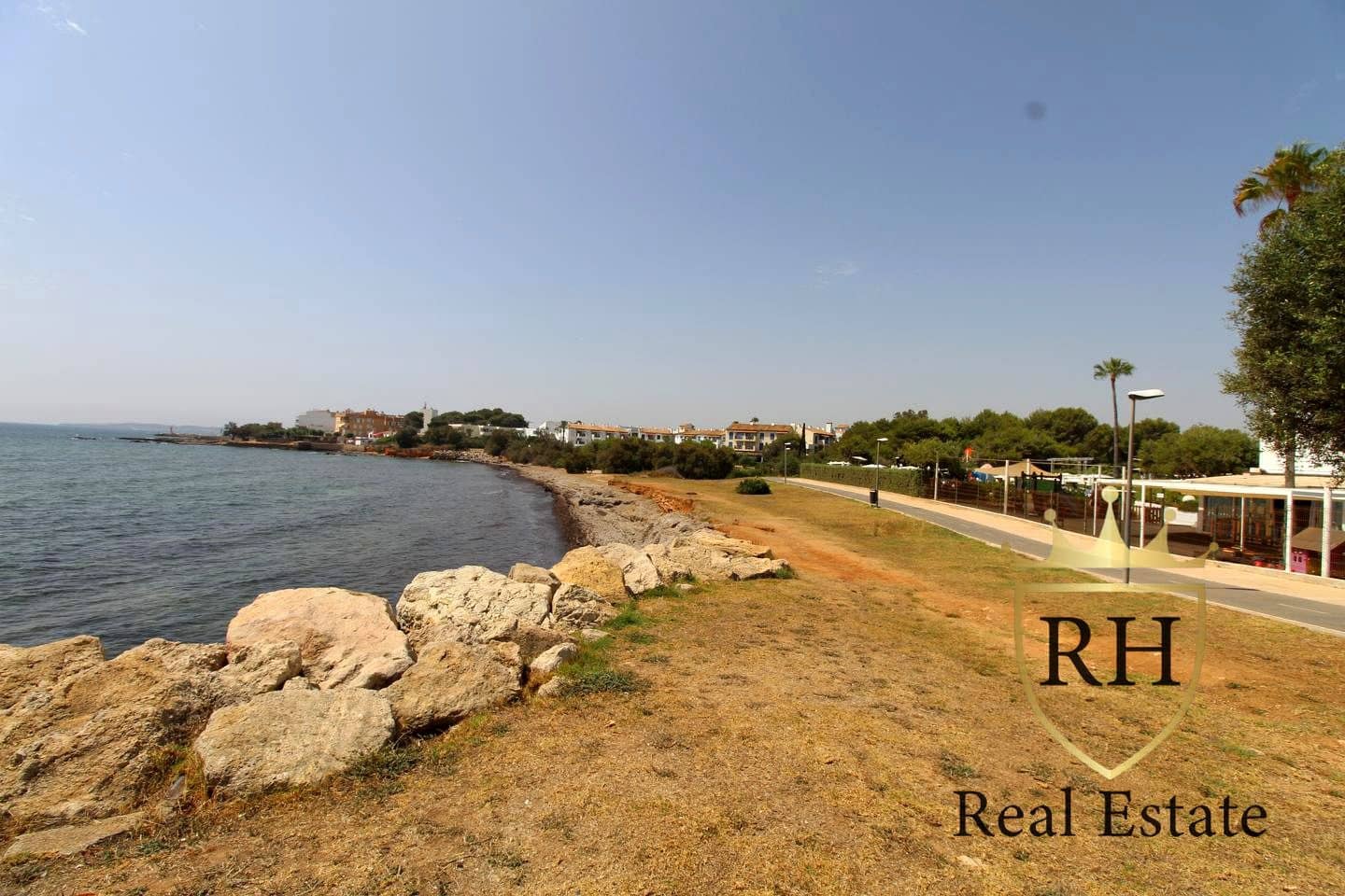 2 soverom Leilighet til salgs i Cala Bona med garasje - € 350 882 (Ref: 9688516)