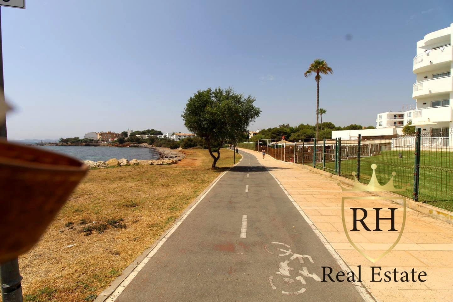 2 soverom Leilighet til salgs i Cala Bona med garasje - € 350 882 (Ref: 9688516)