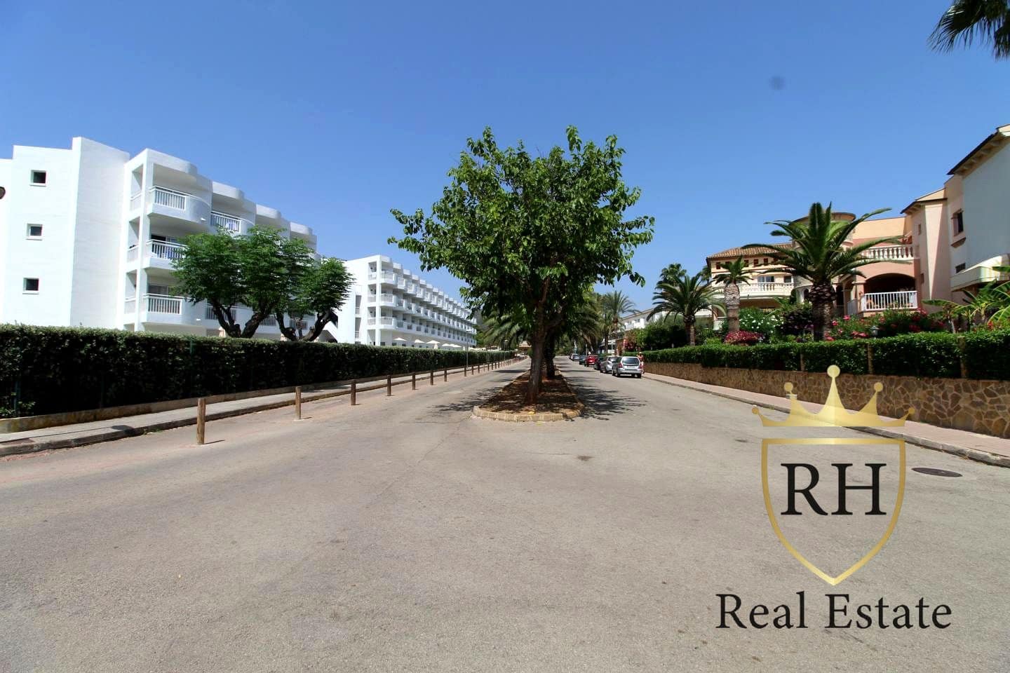 2 soverom Leilighet til salgs i Cala Bona med garasje - € 350 882 (Ref: 9688516)