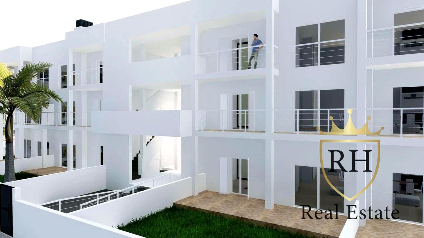 2 soverom Leilighet til salgs i Cala Bona med garasje - € 350 882 (Ref: 9688516)