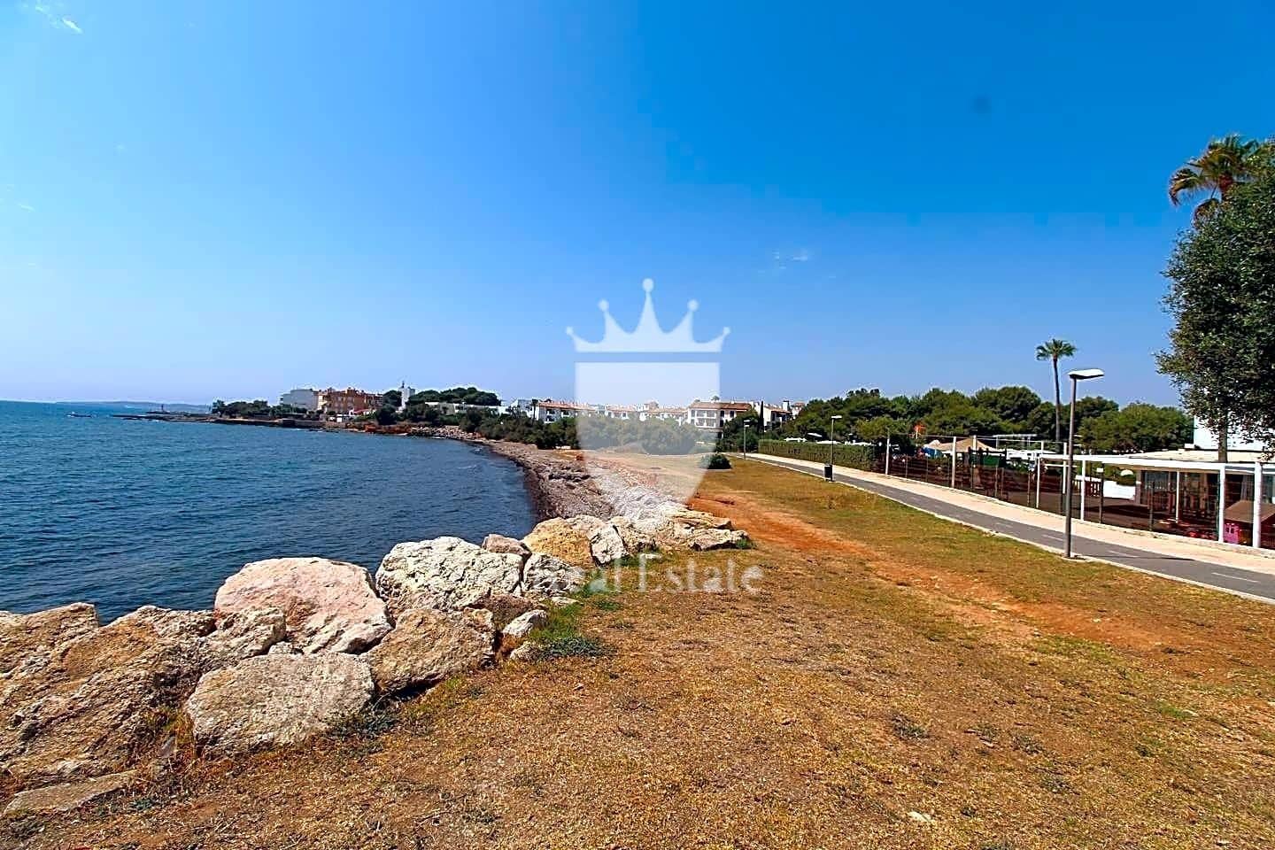 2 soverom Leilighet til salgs i Cala Bona med garasje - € 316 822 (Ref: 9688517)