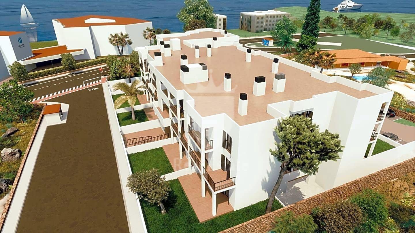 2 soverom Leilighet til salgs i Cala Bona med garasje - € 316 822 (Ref: 9688517)