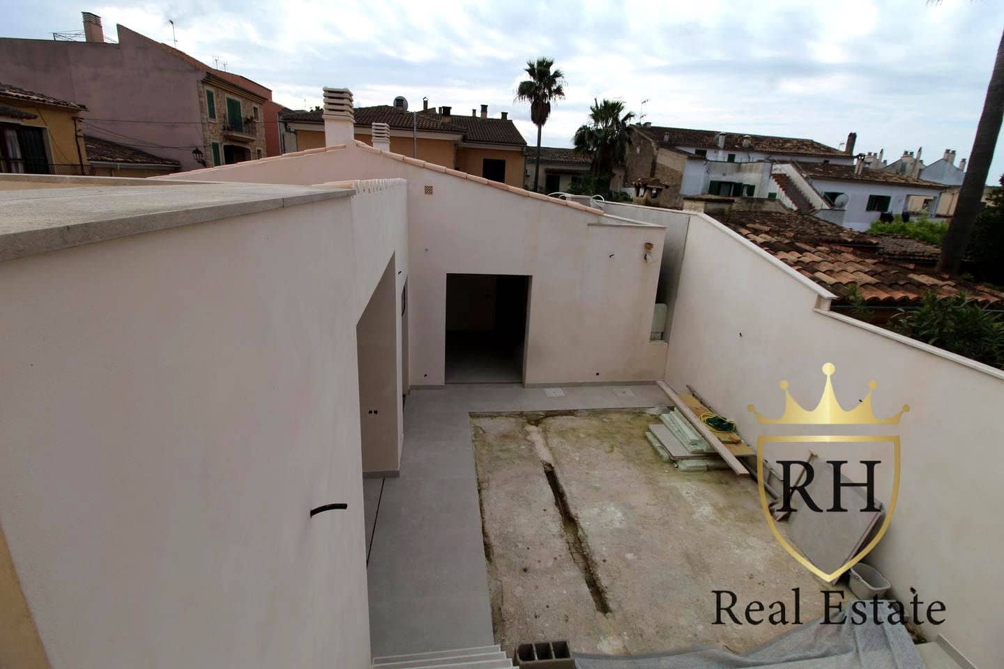 4 bedroom Villa for sale in Consell with pool garage - € 780,000 (Ref: 9716563)