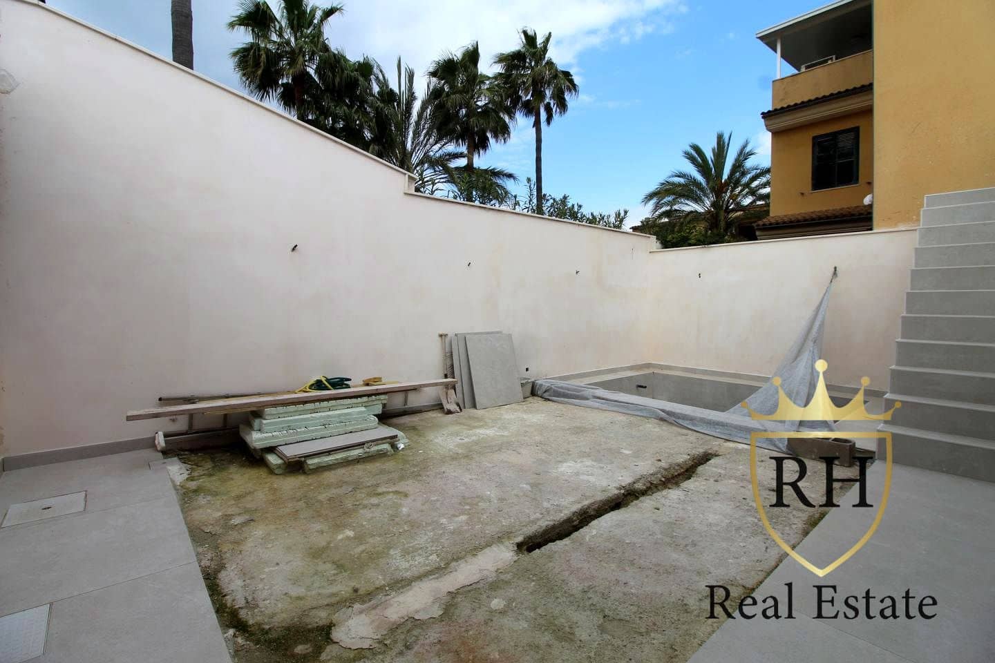 4 bedroom Villa for sale in Consell with pool garage - € 780,000 (Ref: 9716563)