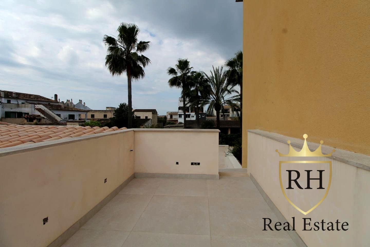 4 bedroom Villa for sale in Consell with pool garage - € 780,000 (Ref: 9716563)
