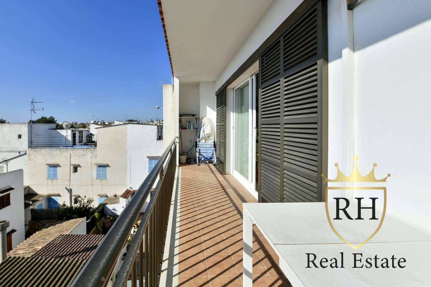 3 bedroom Flat for sale in Portocolom - € 479,000 (Ref: 9730869)
