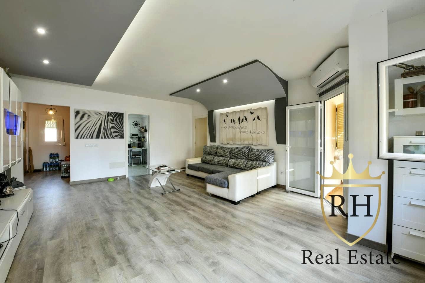 4 bedroom Flat for sale in L'Arenal / S'Arenal - € 399,000 (Ref: 9808936)