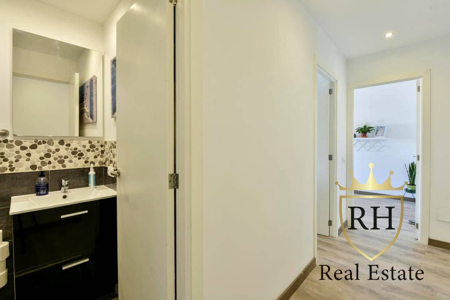 4 bedroom Flat for sale in L'Arenal / S'Arenal - € 399,000 (Ref: 9808936)